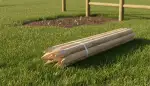 Robuste Zaunpfosten aus Holz: Langlebig und vielseitig